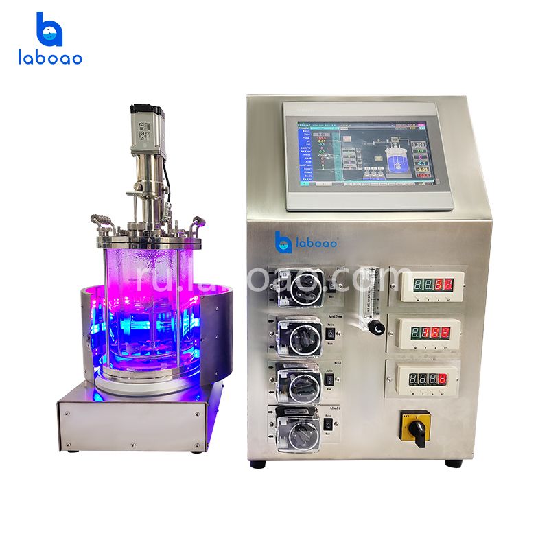 glass-illumination-bioreactor-1698892939464 (1).jpg